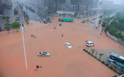 Cancelan vuelos por fuertes lluvias en China