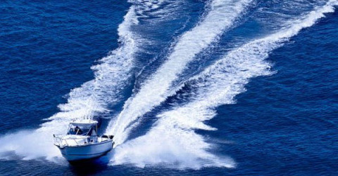 Francia investiga muerte de 3 niños en lancha rápida volcada