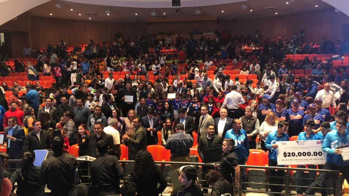 Otorgan Premio Municipal al Deporte