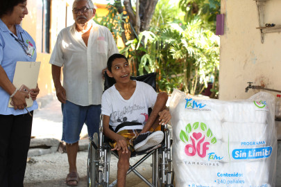 Entrega DIF Tamaulipas dotaciones Sin Límites a personas con discapacidad severa