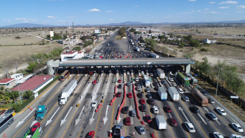 Autopistas en México muestran gran movimiento vehicular