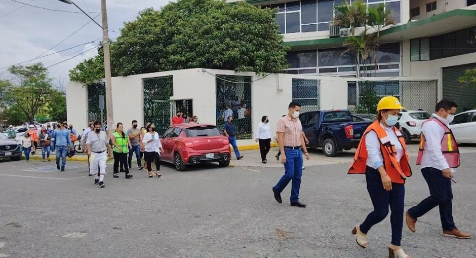 Construye Gobierno Municipal 23 mil metros lineales de banquetas 