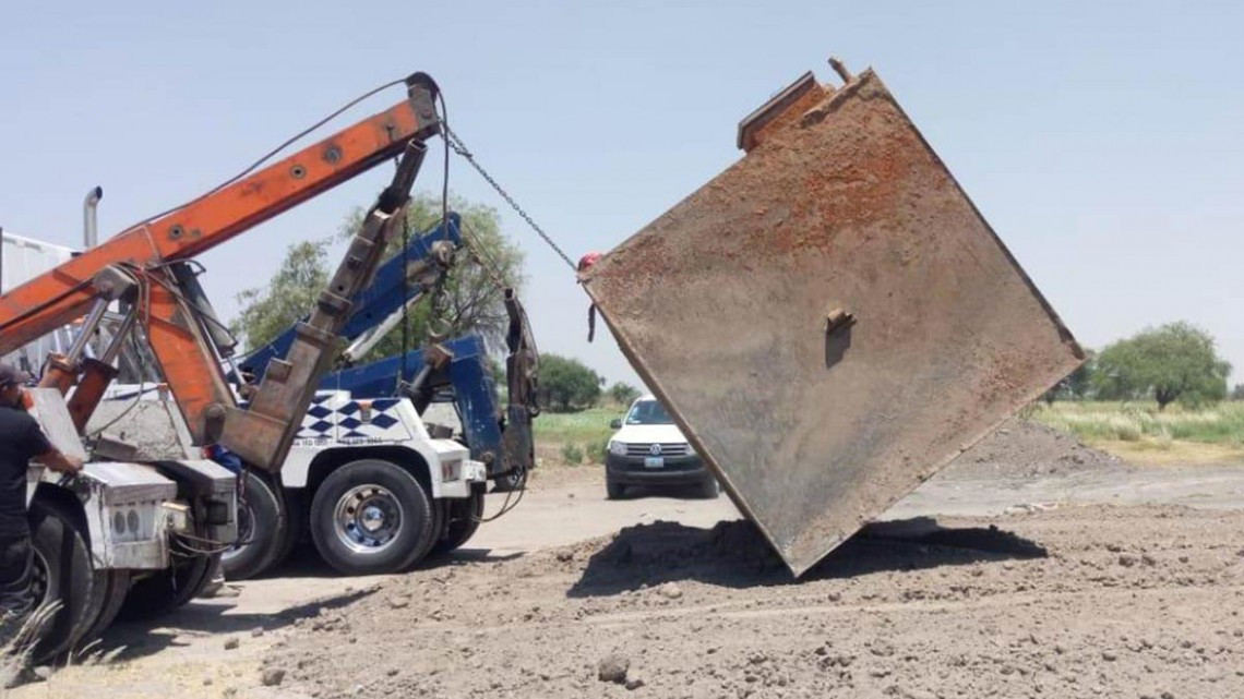 Huachicoleros esconden el combustible en cisternas