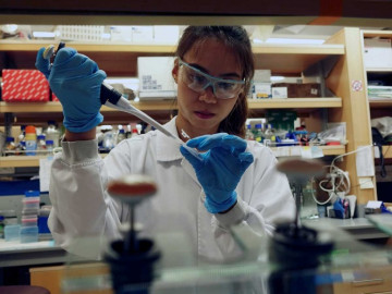 Vacuna estará en menos de un año: EMA