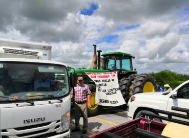 Productores bloquean diversas carreteras de Tamaulipas