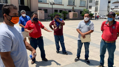 Llegan a acuerdo para no parar transporte público