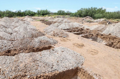 Inician construcción de más fosas Covid en Nuevo Laredo