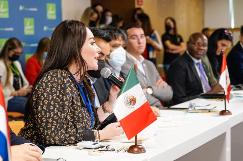 Representa Carmen Lilia Canturosas a Nuevo Laredo en Red de Gestión Global Metropolitana en Colombia