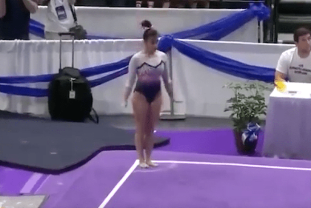 Gimnasta aterriza mal y se rompe ambas piernas