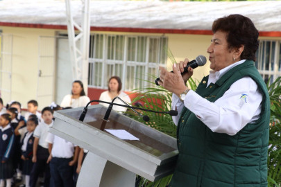 Pide Magdalena Peraza a diputados revisar incremento a gasolinas