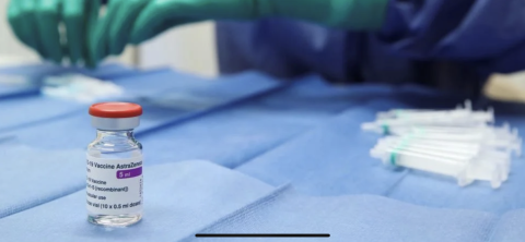 OMS aconseja seguir aplicando la vacuna de AstraZeneca