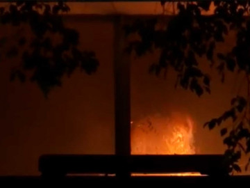 Incendian estación de policía durante marcha de mujeres; Sheinbaum responde