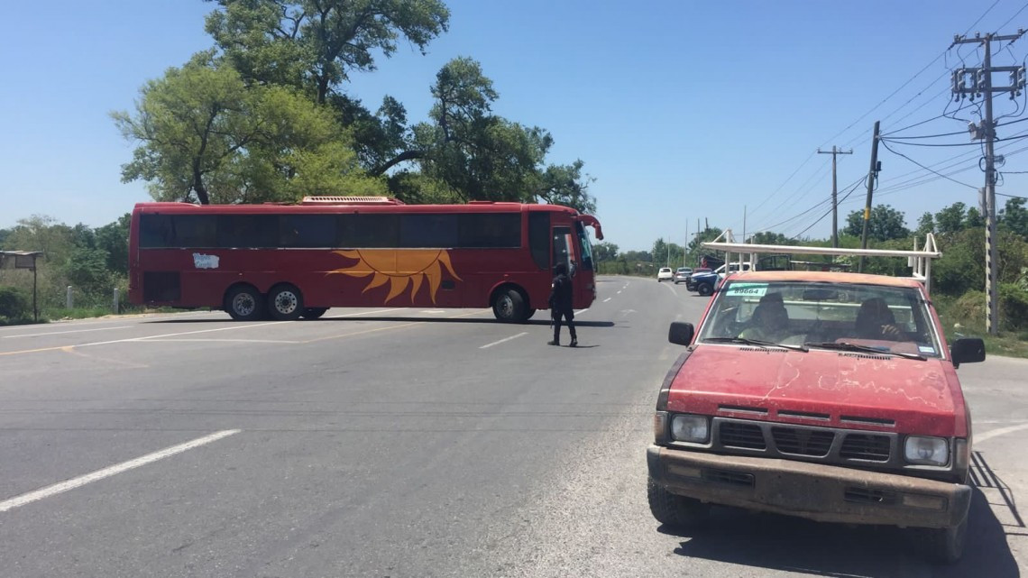 Bloquea Columna Pedro J. Méndez carretera Victoria - Monterrey y avanza hacia Victoria