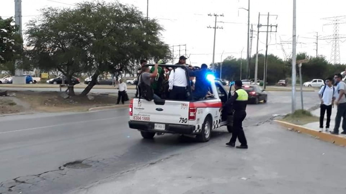 Paro de transporte público afecta Monterrey