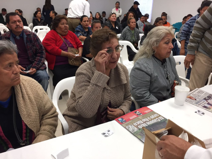 Dotan de anteojos a personas con necesidad