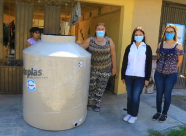 Benefician a más de mil 800 familias con tinacos subsidiados