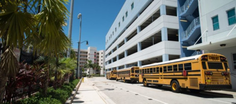 Reportan más de 80 casos de COVID tras el regreso a clases en Miami
