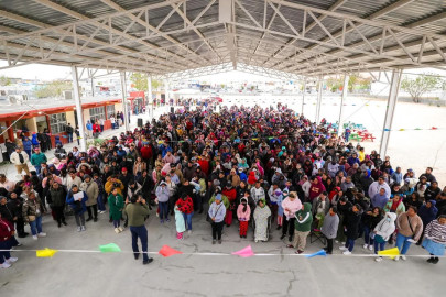 Entregó Carlos Peña Ortiz apoyos para una educación Imparable