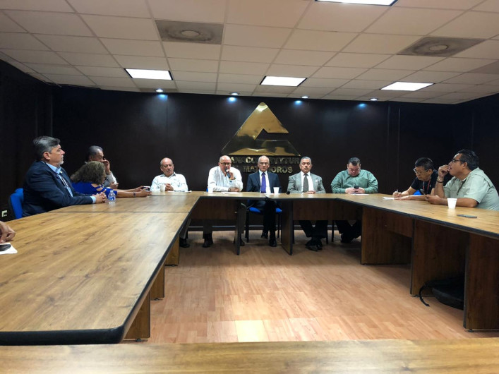 Arremete CANACO contra comercio informal 