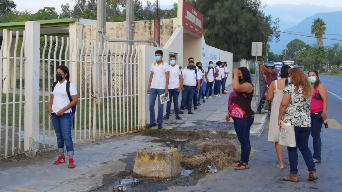 Preparatoria de Victoria regresa a clases presenciales pese a semáforo rojo 