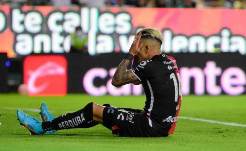 ¡Le dan un 'baile' al bicampeón! León golea 4-2 al Atlas 