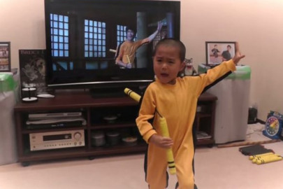 Conoce al niño "mini-Bruce Lee" que te dejará sin palabras 