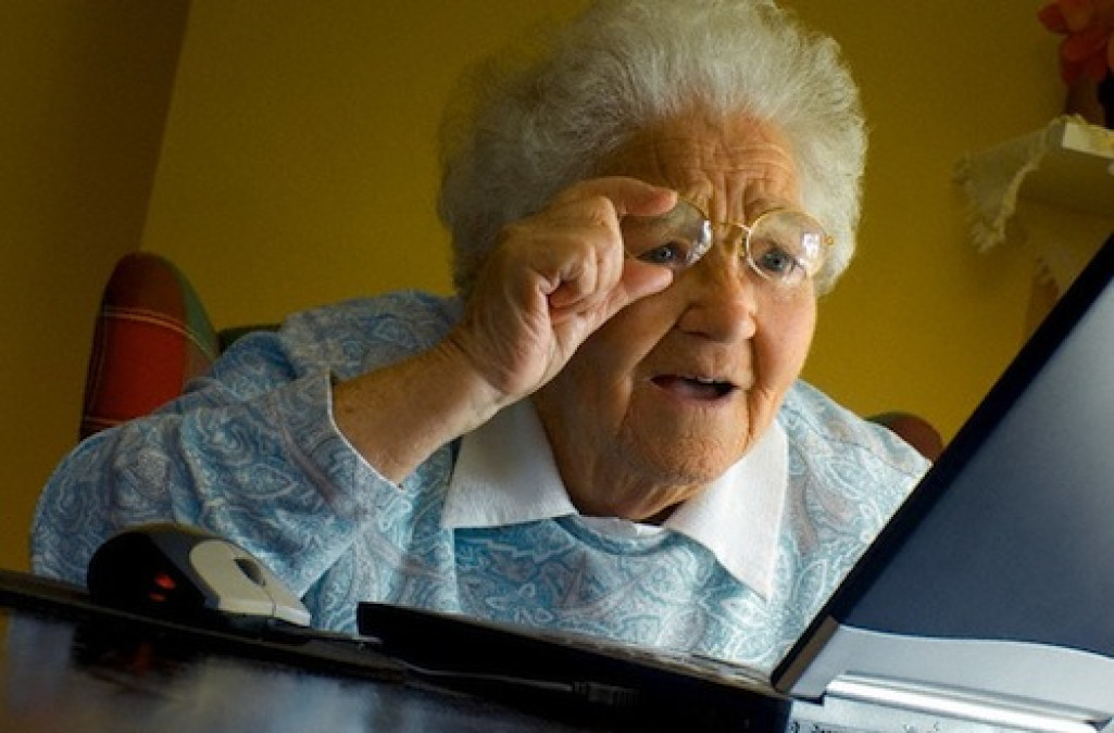 Adultos mayores a 65 años son los que más comparten noticias falsas