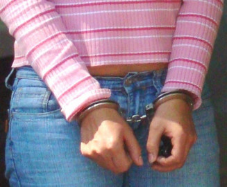 Detienen a mujer mexicana en España por enaltecimiento terrorista