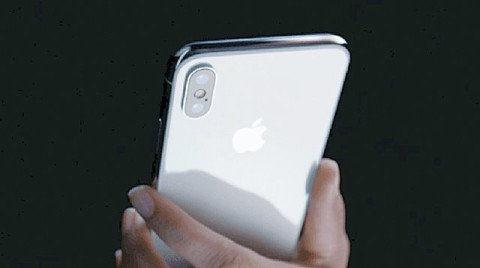 Apple prepara un dispositivo con triple cámara trasera