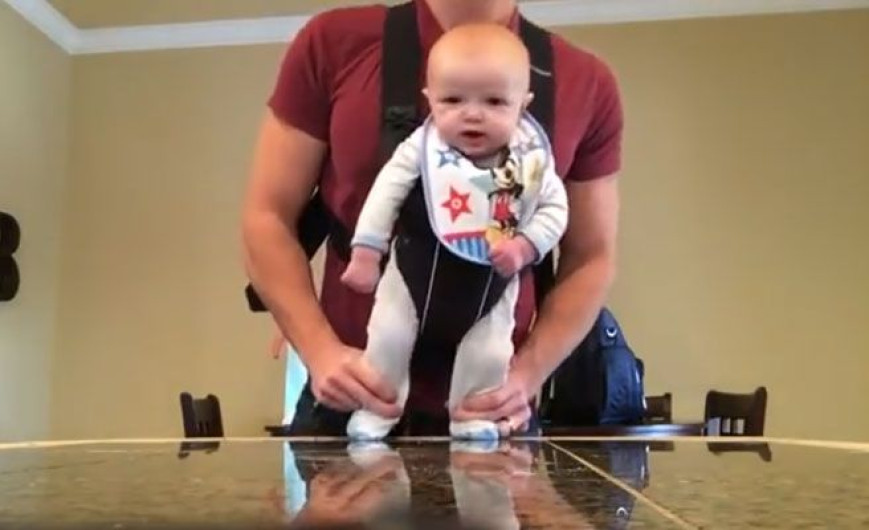 Viral: bebé baila como Michael Jackson