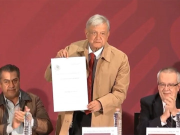 AMLO presenta Plan Económico, anuncia reducción de 50% al IVA en frontera norte