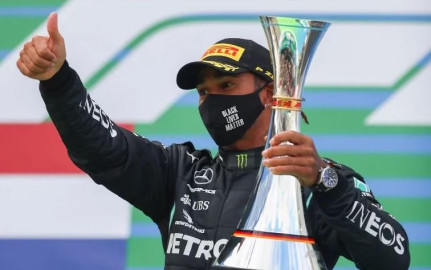 Hamilton iguala victorias de Schumacher tras conquistar GP de Eifel; 'Checo' Pérez se queda a un lugar del podio