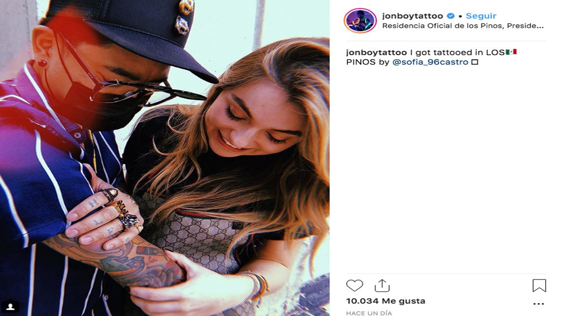 Hijas de EPN llevan a tatuador de celebridades a Los Pinos