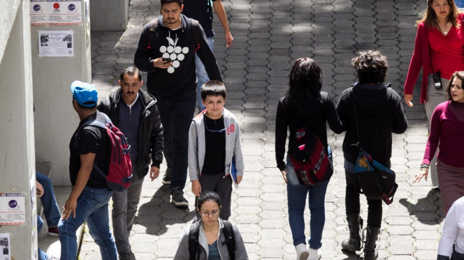 Carlos vive su primer día en la UNAM a los 12 años