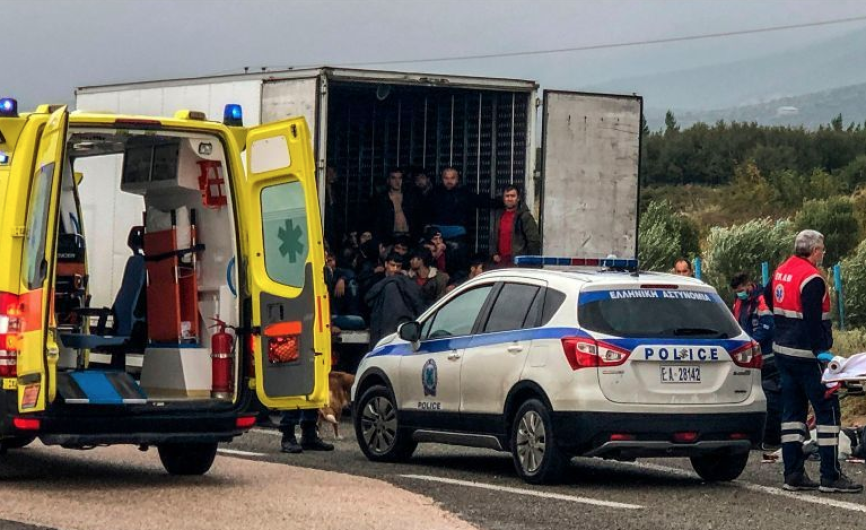 Descubren 41 migrantes en Grecia