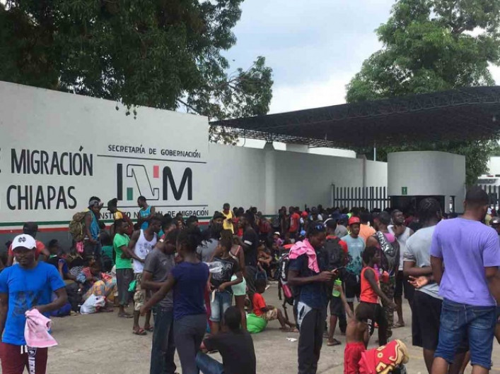 Más de mil migrantes extracontinentales se quedan en Tapachula