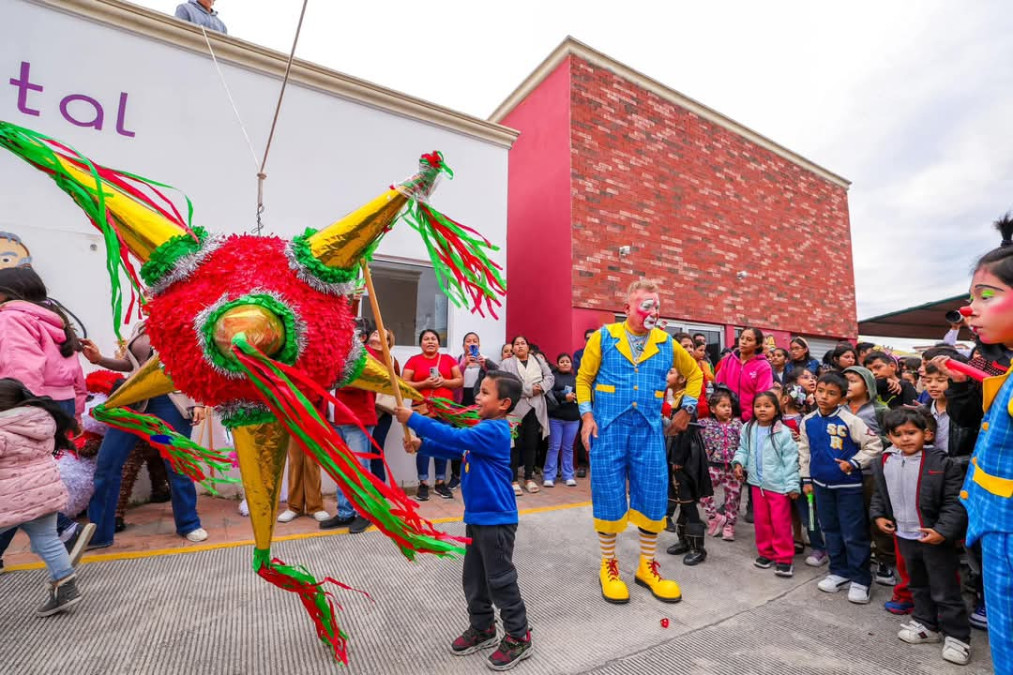 Festejó Carlos Peña Ortiz con Posada Navideña a niños cumpleañeros 