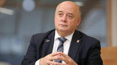 Preparan fondo de 21 mde para apoyo de tenis francés