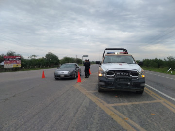 Guardia Estatal de Apoyo Carretero auxilia a viajeros y visitantes de Tamaulipas