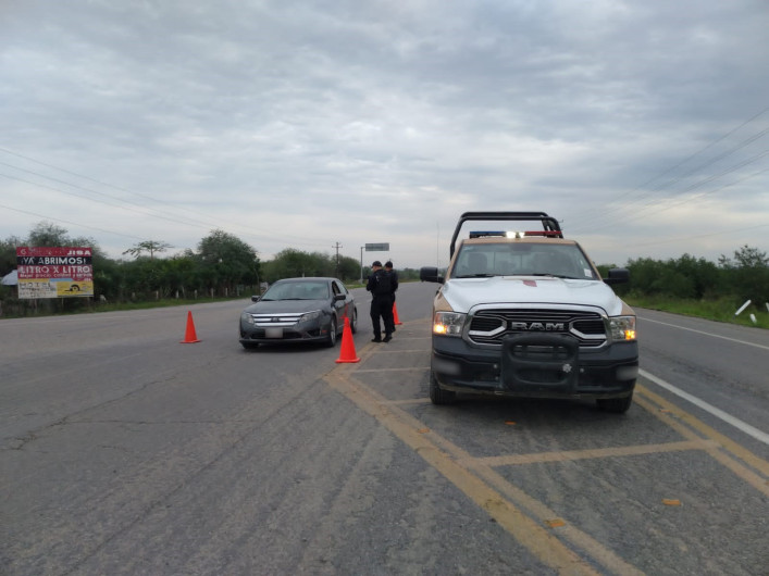 Guardia Estatal de Apoyo Carretero auxilia a viajeros y visitantes de Tamaulipas