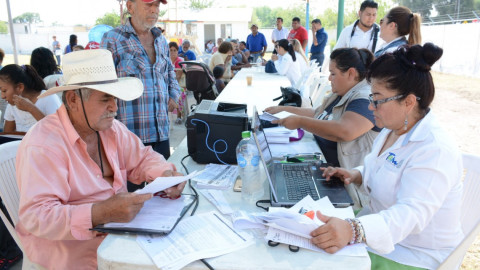 Vecinos de la colonia Lucio Blanco recibió atención medica de Brigada Médica Integral 