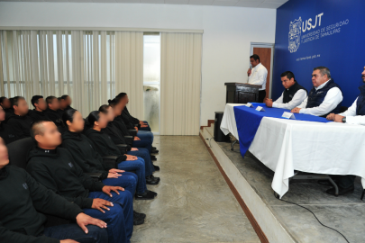  Se gradúan más policías estatales