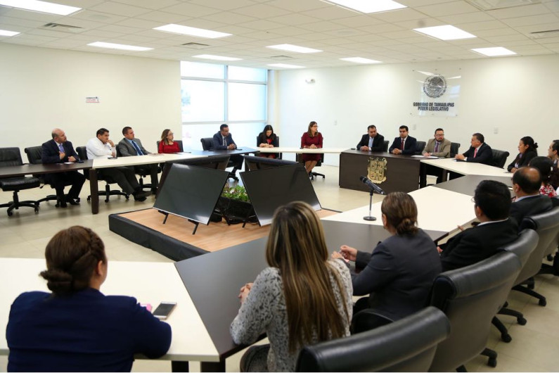 Busca Congreso mantener  certificación con actualización