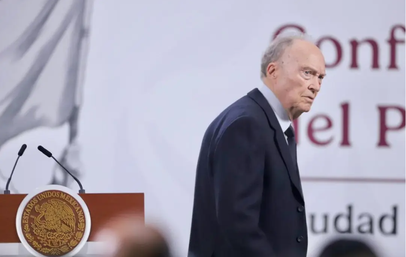 Senado oficializa renuncia del Fiscal General de la República, Gertz Manero