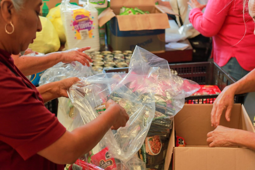 Trabajan en equipo DIF-Reynosa y Voluntariado en Centro de Acopio