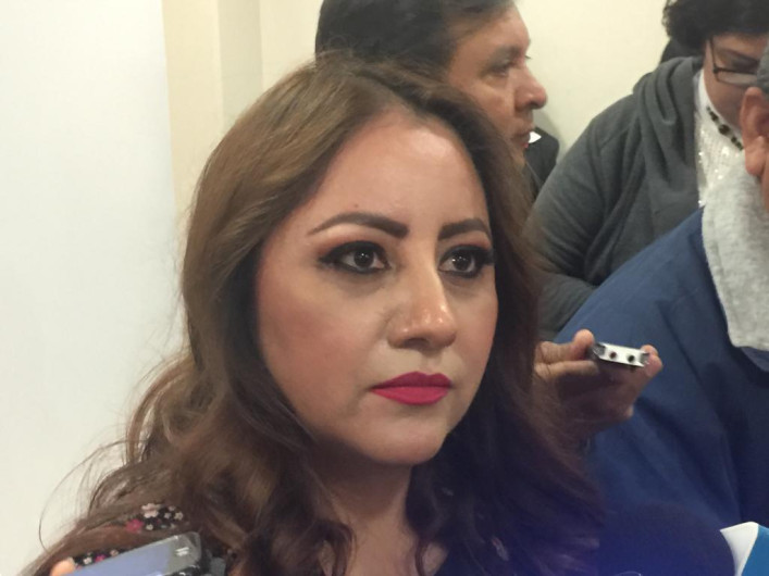 Toma protesta nueva presidenta del INE y descarta atraer elección