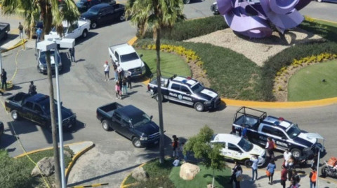 Al menos dos muertos tras balacera en centro comercial de Zapopan