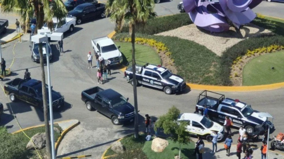 Al menos dos muertos tras balacera en centro comercial de Zapopan