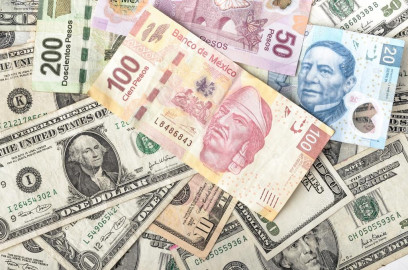 Dólar promedia en 18.59 pesos