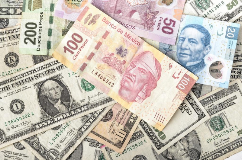 Dólar promedia en 18.59 pesos